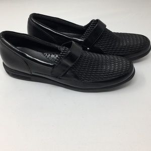 Beacon 8 & 1/2 anti-shock black loafers-comfy